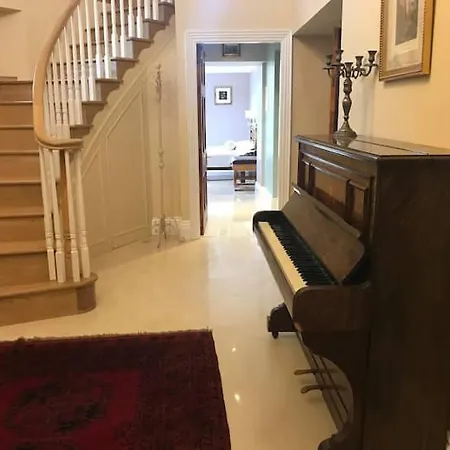 Διαμέρισμα Ballea Castle *